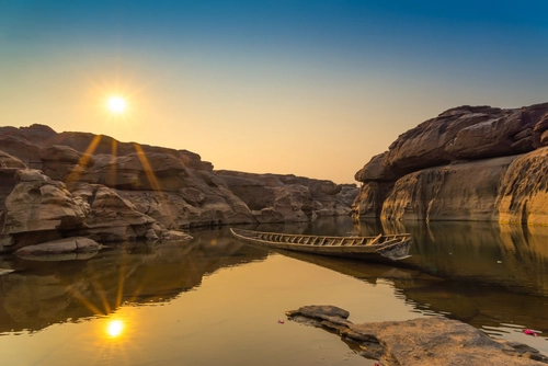 скалы, закат, лодка, река, коричневые, желтые