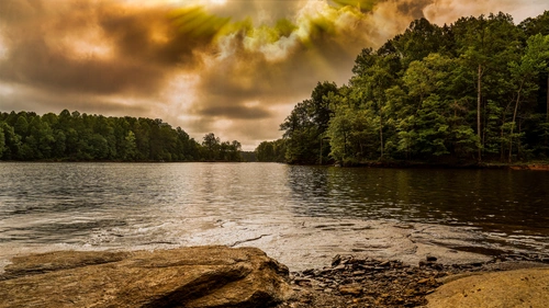 небо, облака, лес, деревья, озеро, камни, коричневые, зелёные