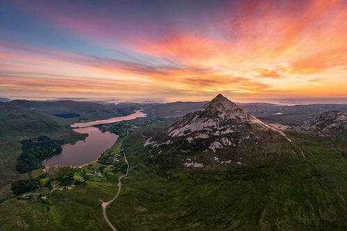 небо, долина, река, холм, трава, жёлтые, зелёные