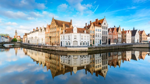 река, город, отражение, дома, синие, белые, коричневые, панорама