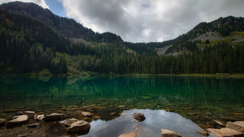 горы, озеро, зеленые, камни, коричневые