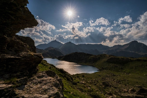 горы, солнце, облака, франция, белые, зеленые, синие