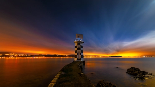 закат, маяк, океан, оранжевые, желтые, серые, тучи