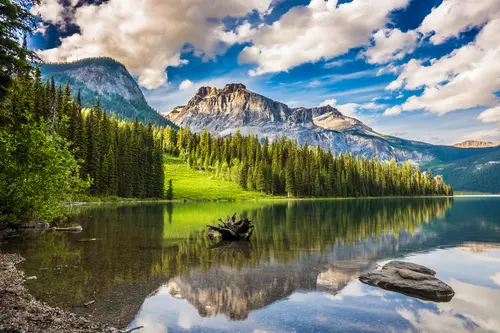 горы, лес, озеро, природа, небо, облака, деревья, зелёные, голубые