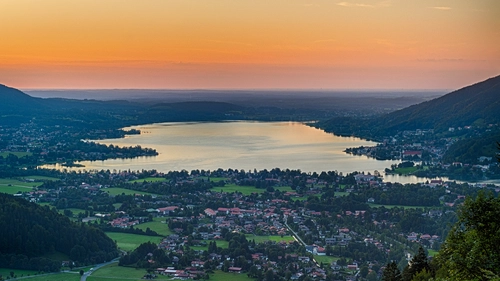 оранжевые, зеленые, город, озеро, вечер