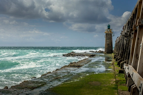 море, волны, франция, маяк, серые, зеленые, голубые