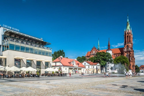 город, площадь, церковь, серые, коричневые, синие