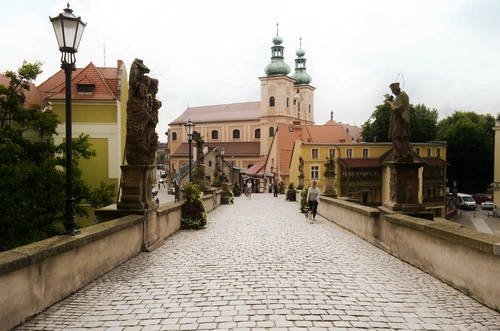 мост, город, церковь, бежевые, коричневые