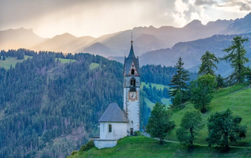 холмы, горы, церковь, часовня, зеленые