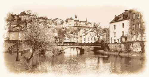 город, дома, река, мост, деревья, белые, коричневые