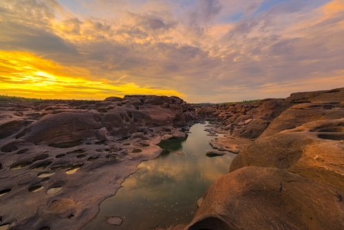 камни, долина, ручей, река, природа, рассвет, желтые, коричневые, бежевые